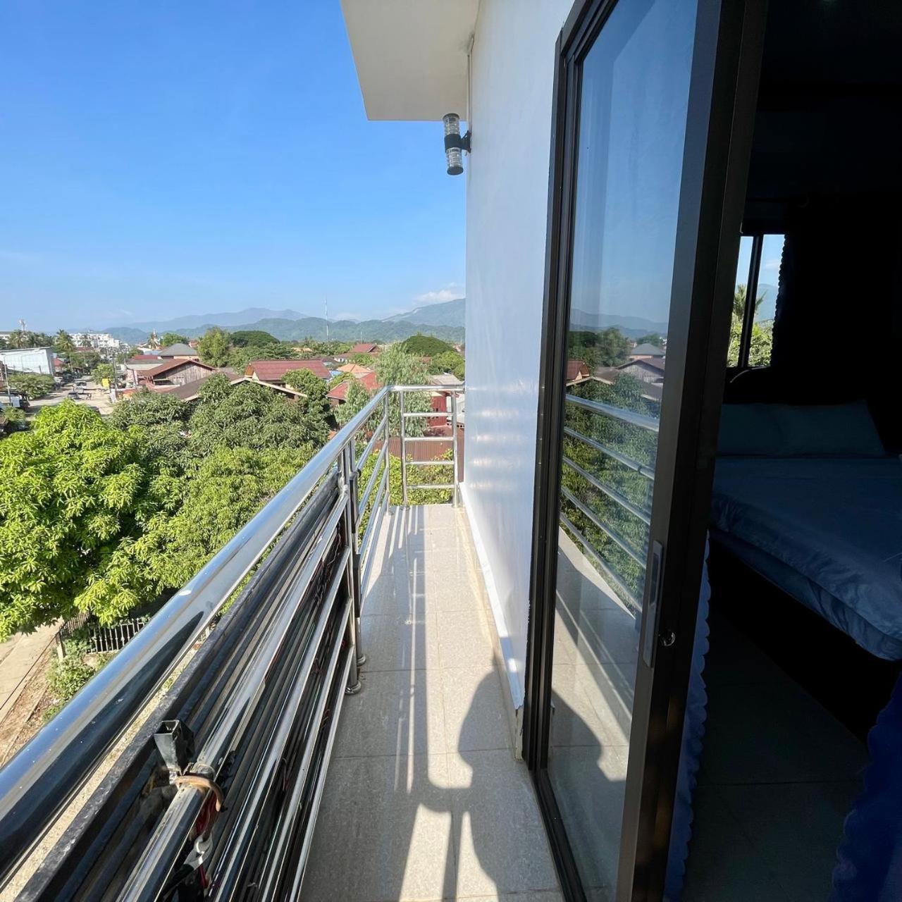 Smile Guesthouse Vangvieng Vang Vieng Exterior foto