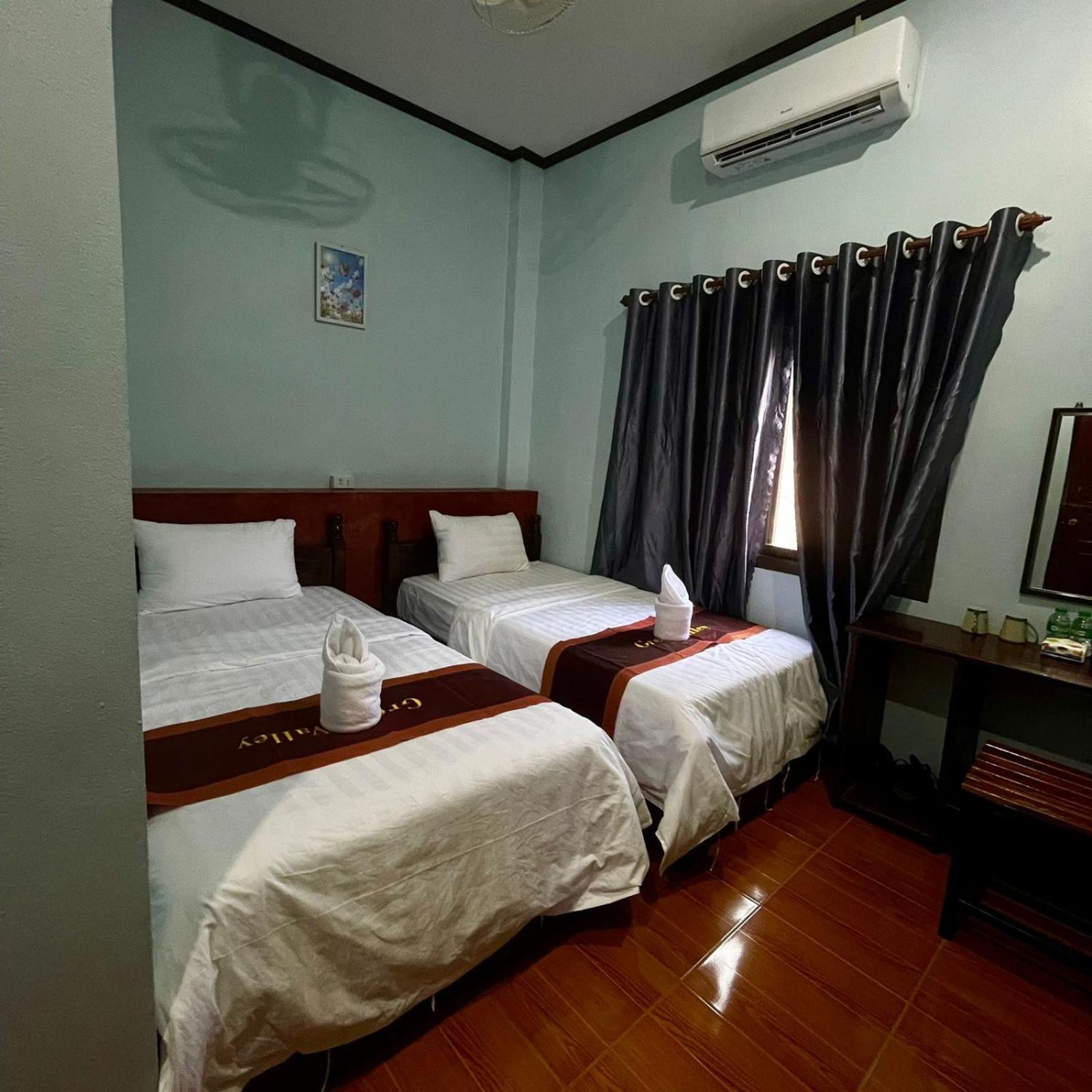 Smile Guesthouse Vangvieng Vang Vieng Exterior foto